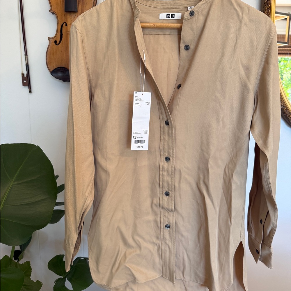 🤎Uniqlo NWT Button Down Beige Shirt, XS, #80